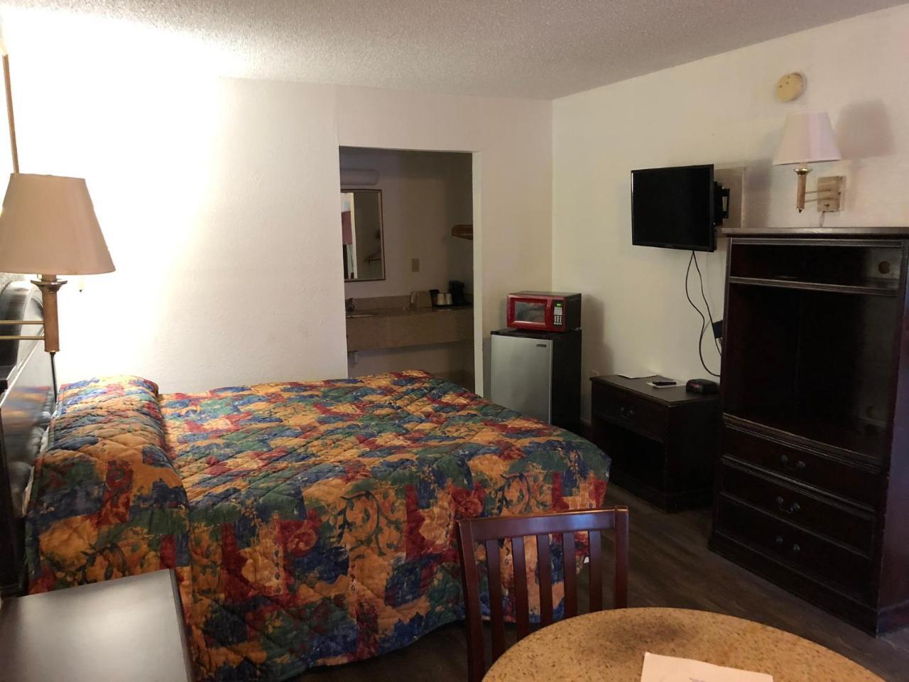 Executive Garden Titusville Hotel Exterior photo